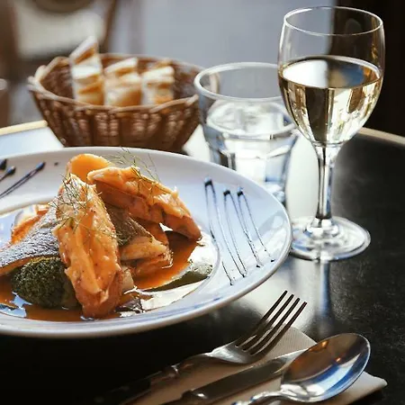 Amista - Ancien Saint Louis - Vieux Port Hotel 3*